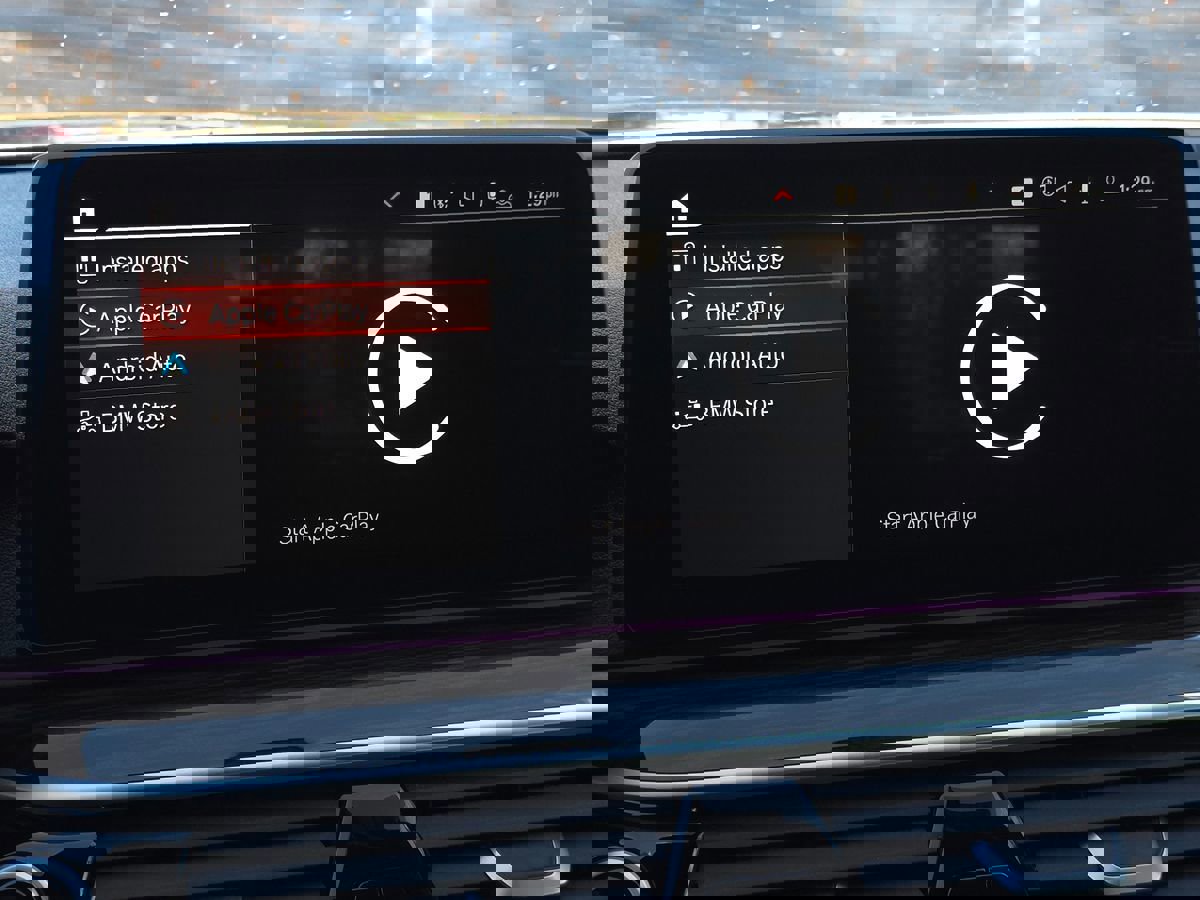 Used 2023 BMW 530e xDrive w/ Premium Package image 43