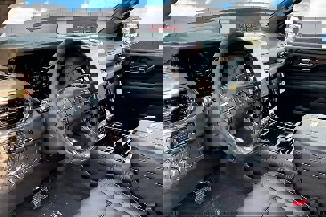 New 2026 GMC Yukon XL Denali w/ Sun & Power Step Package image 7