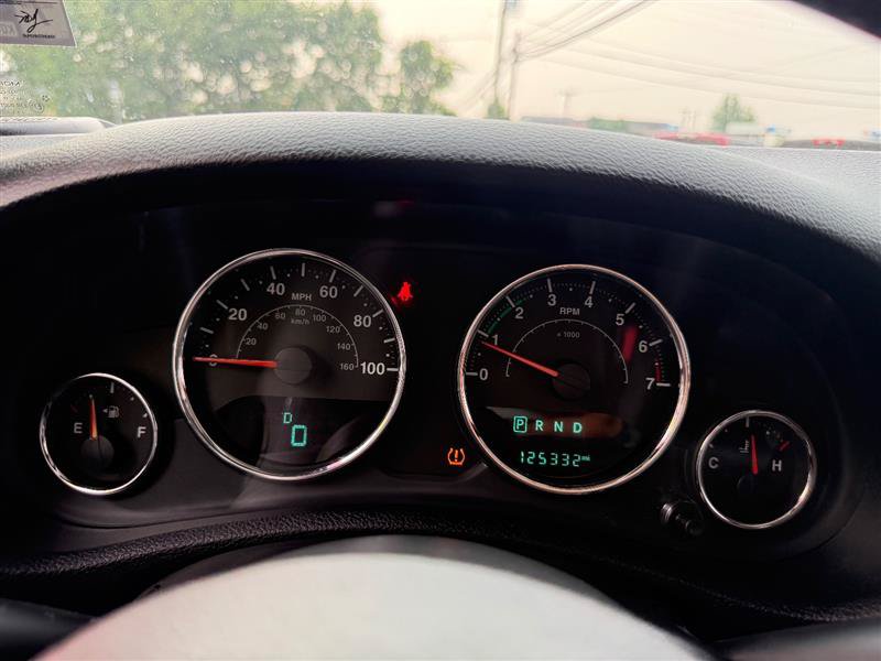 Used 2018 Jeep Wrangler Unlimited Sahara AWD/4WD image 29