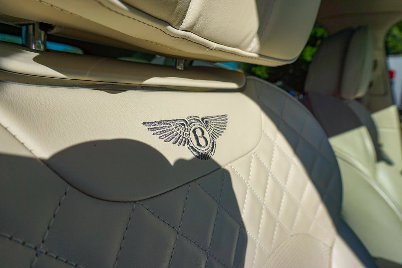 Used 2017 Bentley Bentayga AWD/4WD image 37