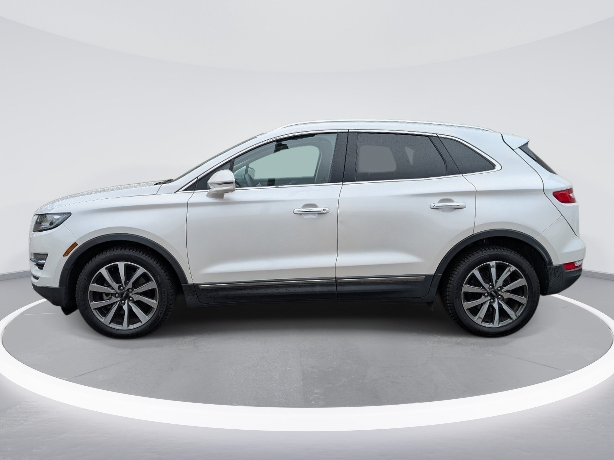 Used 2019 Lincoln MKC Reserve w/ MKC Technology Package FWD image 4