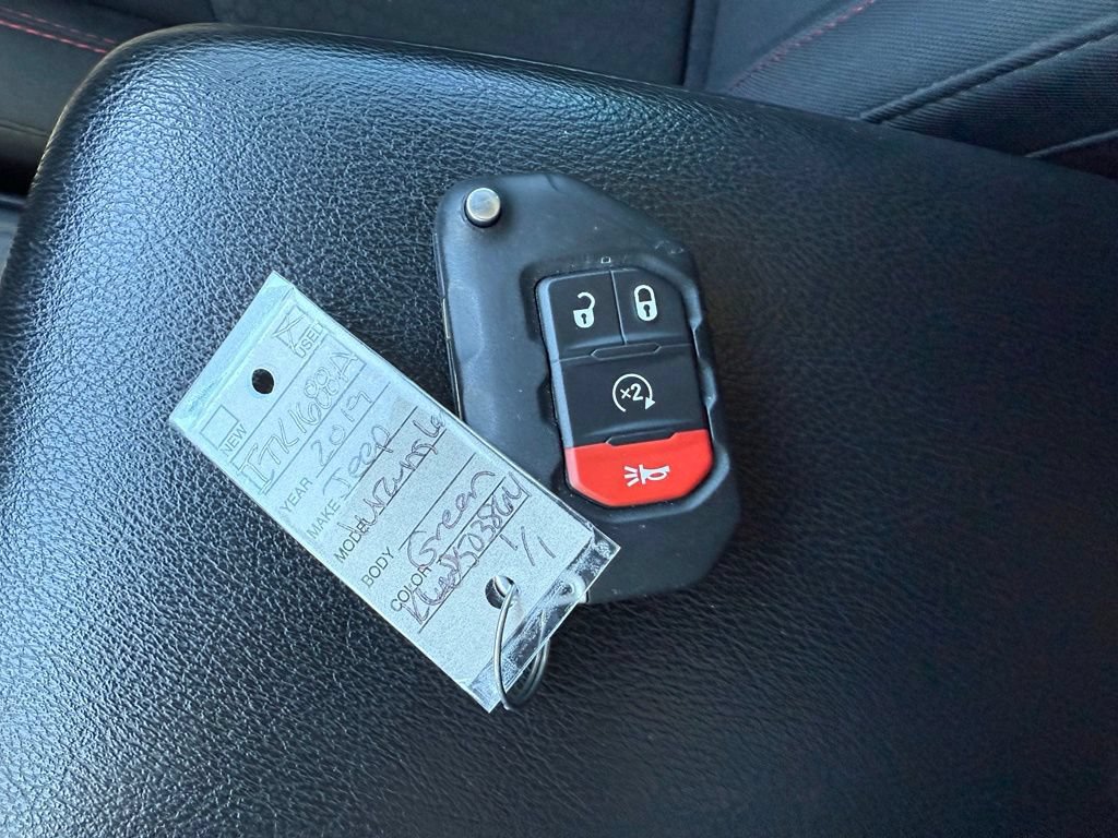 Used 2019 Jeep Wrangler Unlimited Rubicon AWD/4WD image 13