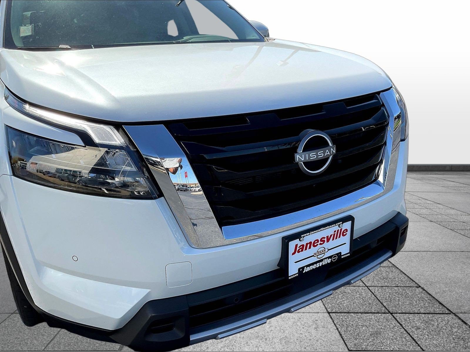 Certified 2025 Nissan Pathfinder SL AWD/4WD image 35