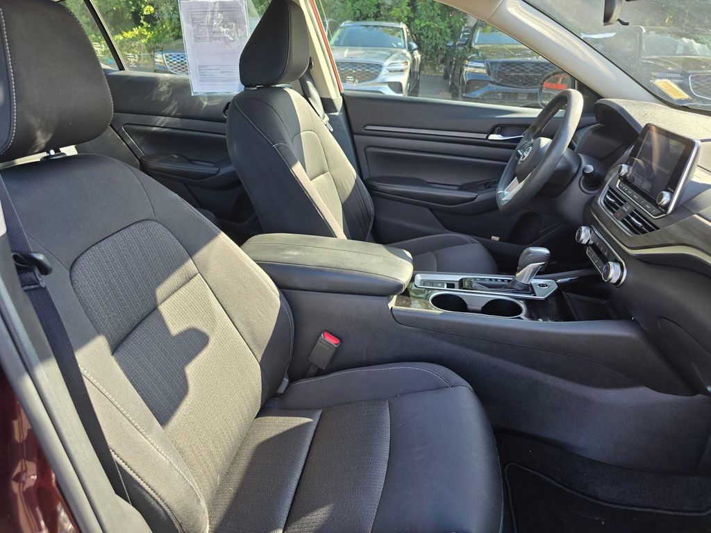 Used 2024 Nissan Altima 2.5 SV AWD/4WD image 11