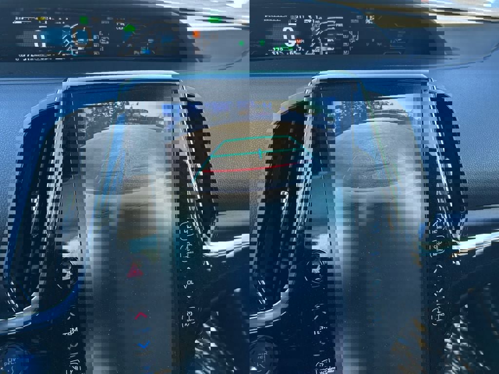 Used 2017 Toyota Prius Prime Advanced image 19