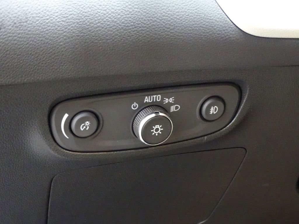 Used 2023 Buick Encore GX Essence w/ Experience Buick Package image 12