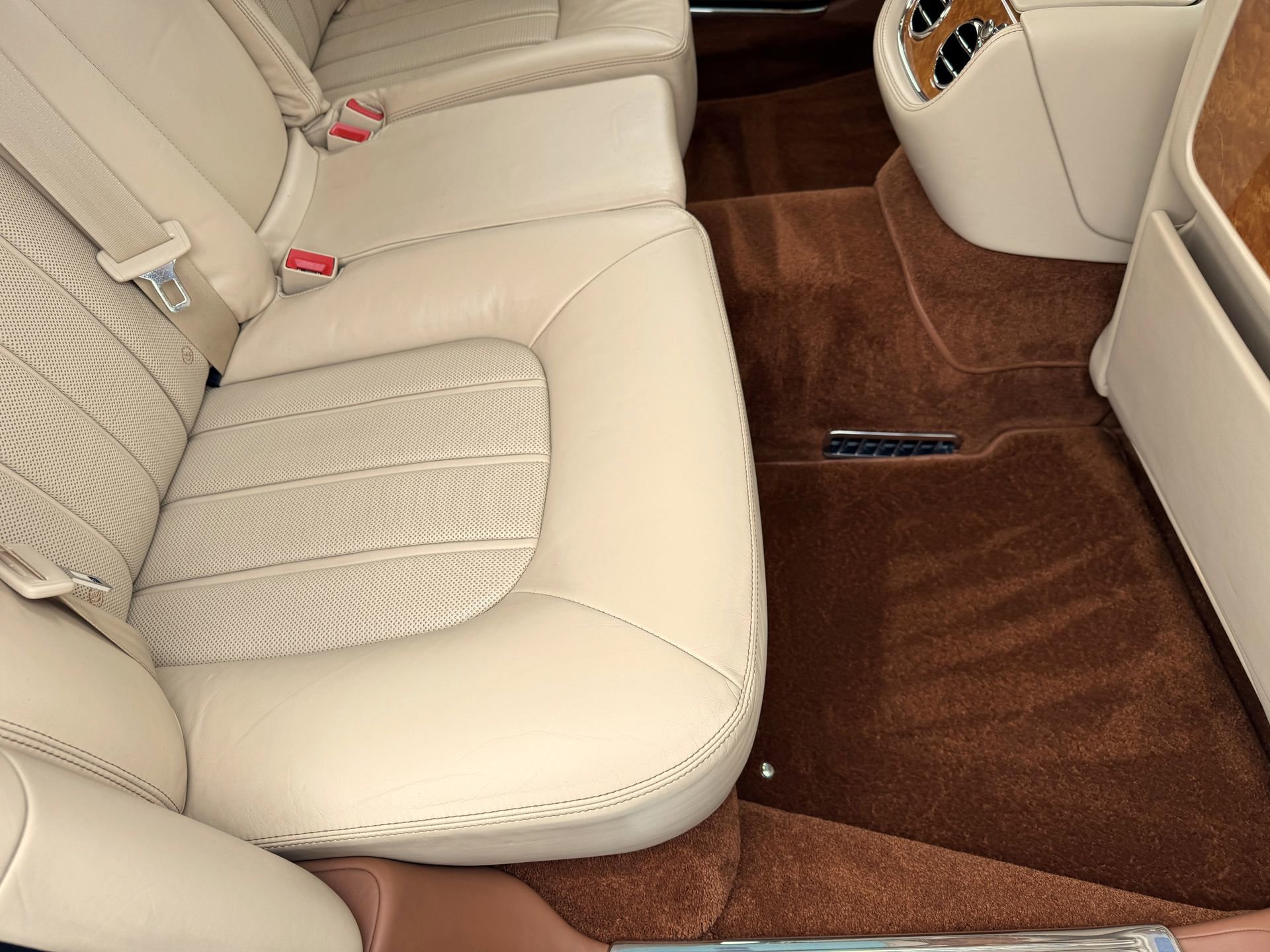 Used 2013 Bentley Mulsanne image 34