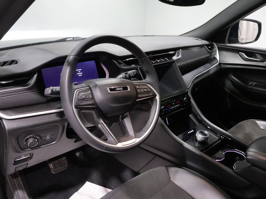 Used 2023 Jeep Grand Cherokee L Laredo image 15