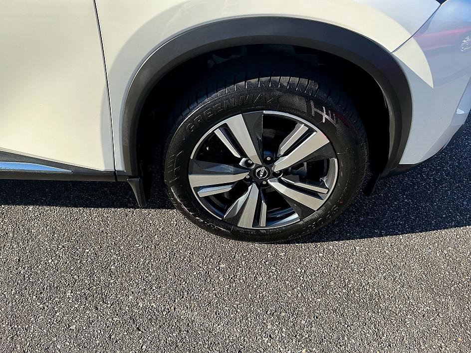 Used 2023 Nissan Rogue SL image 10