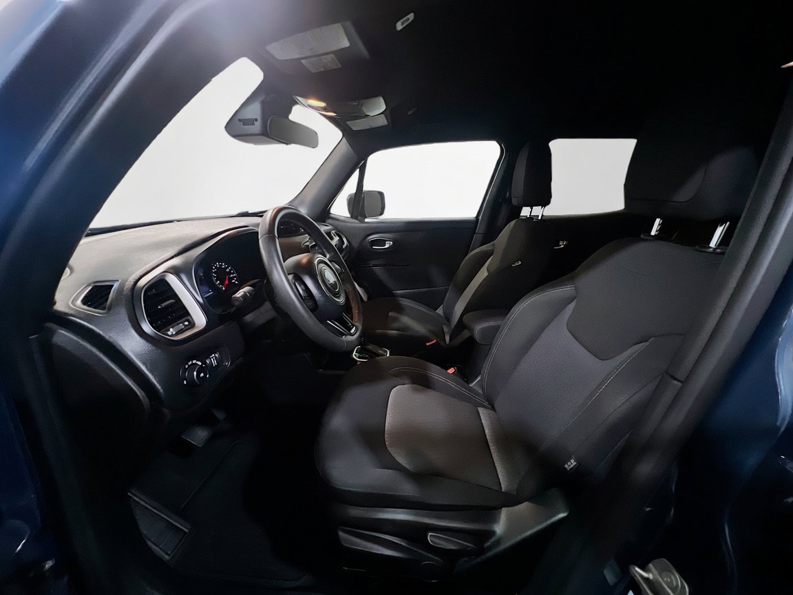 Used 2021 Jeep Renegade Latitude FWD image 15