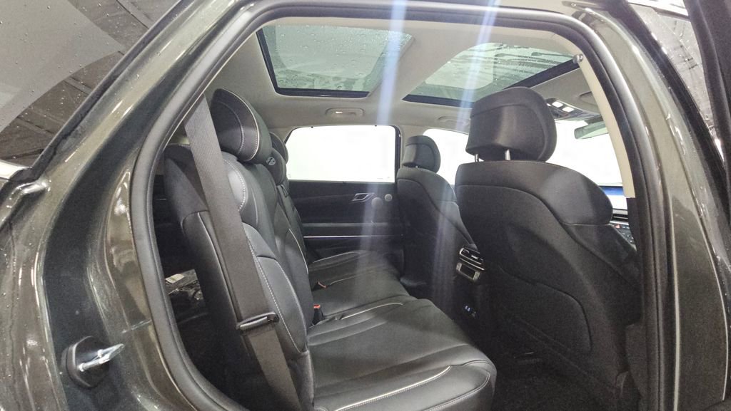 Used 2025 Genesis GV80 3.5T Advanced image 8