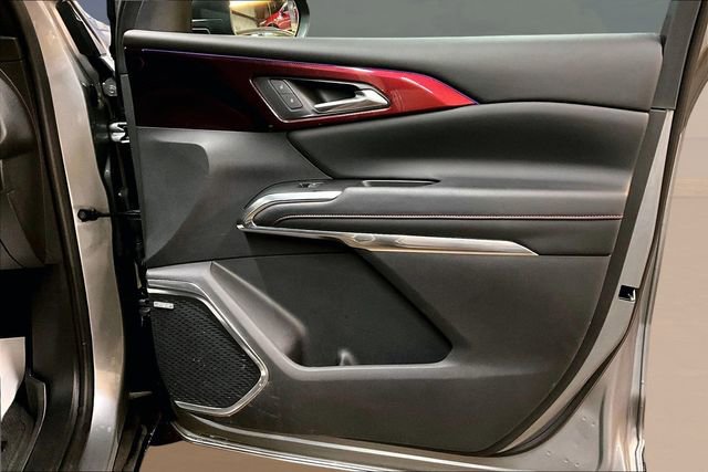 Used 2024 Chevrolet Traverse RS w/ LPO, Floor Liner Package image 29