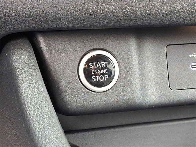 Used 2021 Nissan Rogue SV image 24