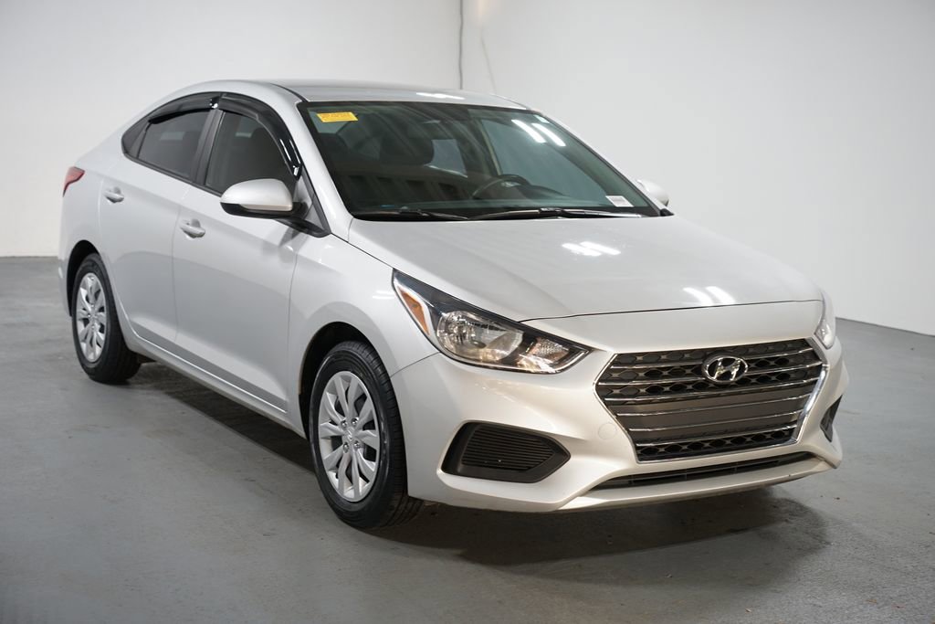 Used 2022 Hyundai Accent SE image 3