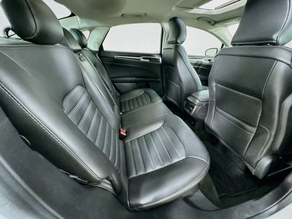 Used 2016 Ford Fusion SE w/ Equipment Group 202A AWD/4WD image 35