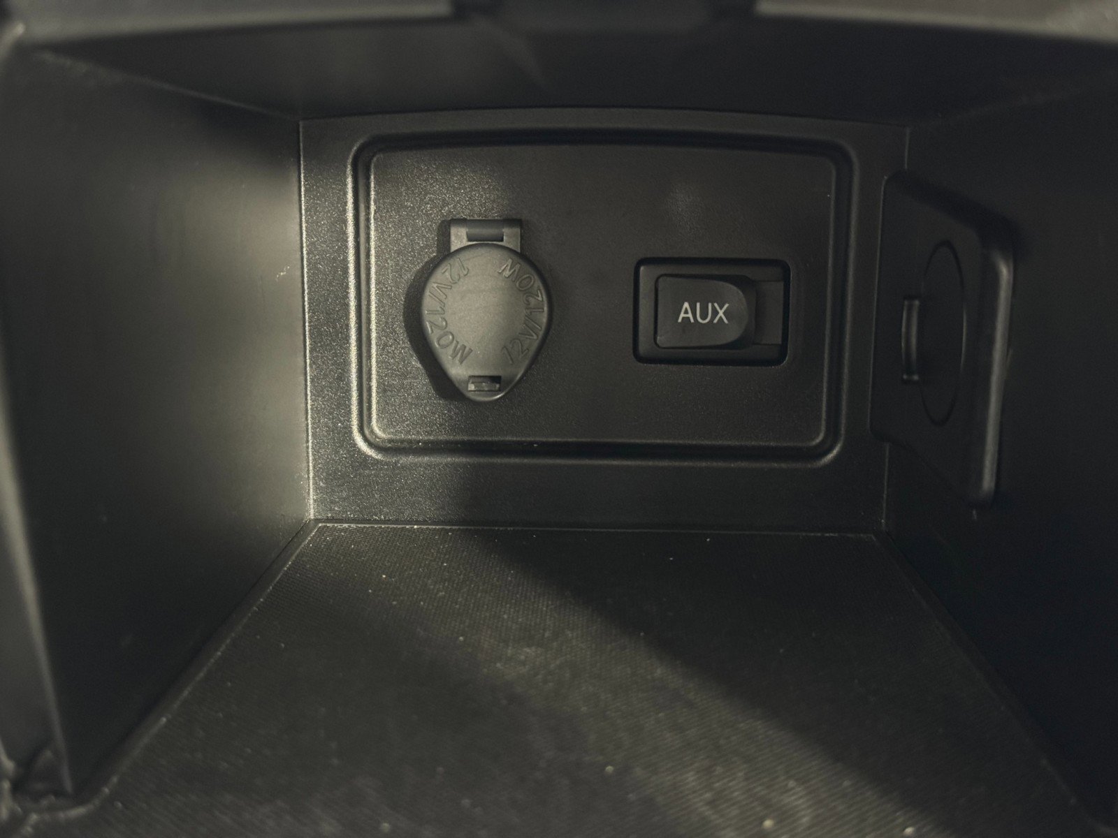 Used 2011 Toyota Camry LE w/ LE Extra-Value Pkg image 22