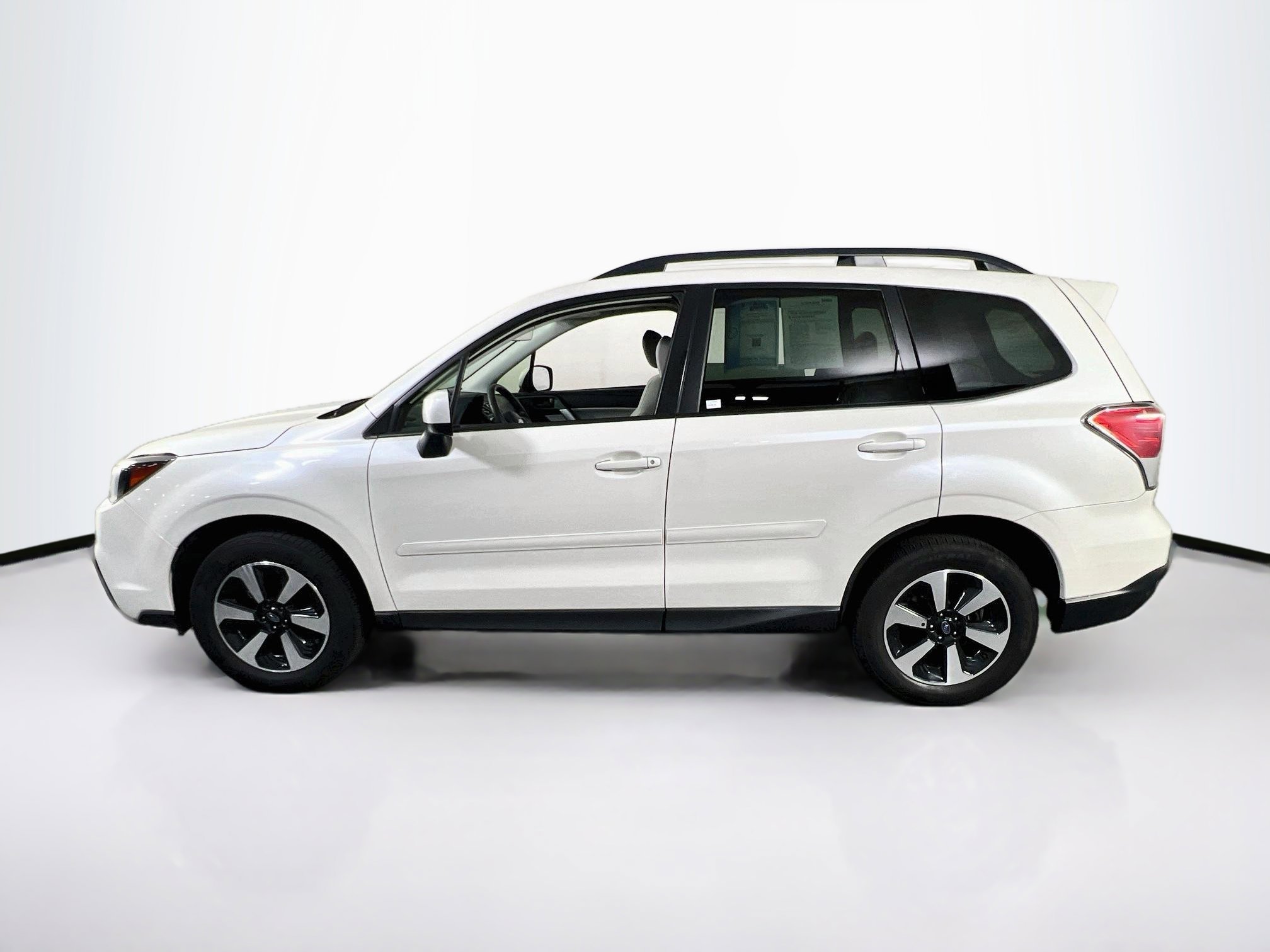 Used 2018 Subaru Forester 2.5i Premium AWD/4WD image 8