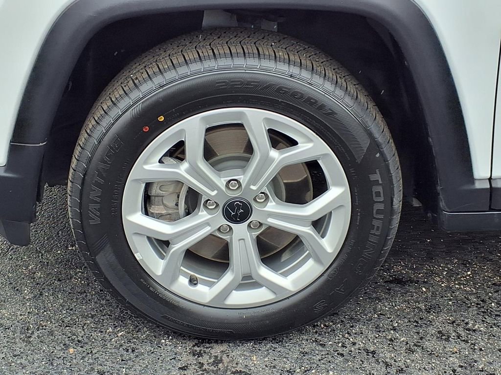 Used 2025 Jeep Compass Latitude AWD/4WD image 23