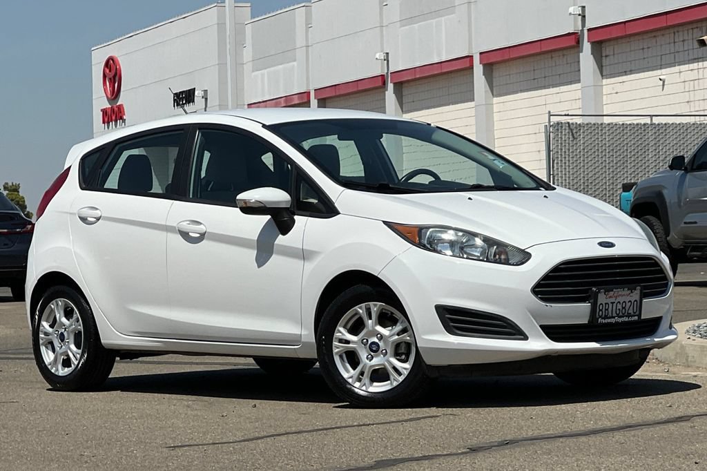 Used 2016 Ford Fiesta SE FWD image 2