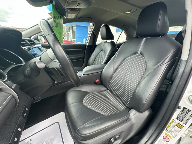 Used 2018 Toyota Camry SE FWD image 16
