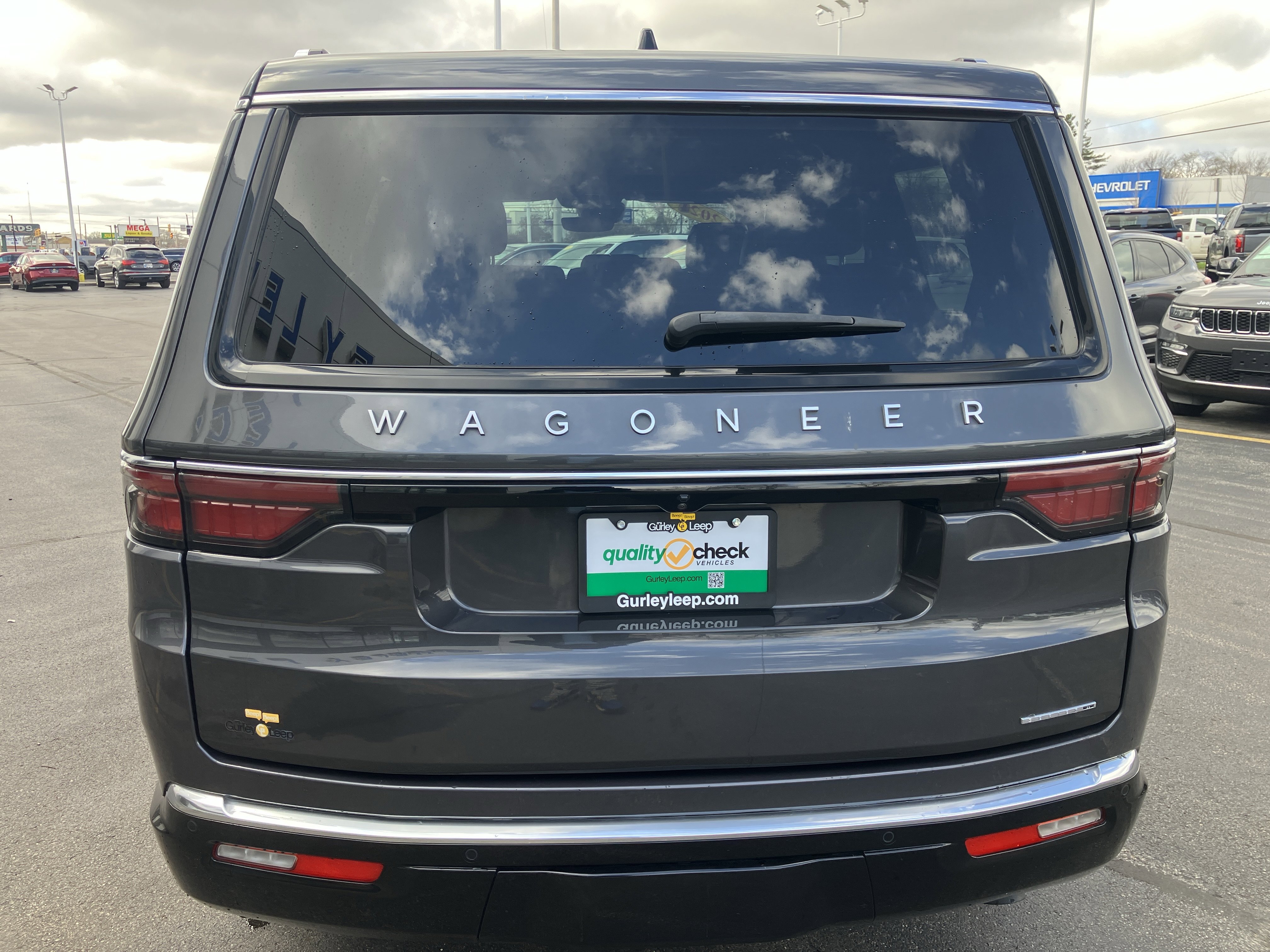 Used 2024 Jeep Wagoneer Series II w/ Flexible Seating Group AWD/4WD image 8