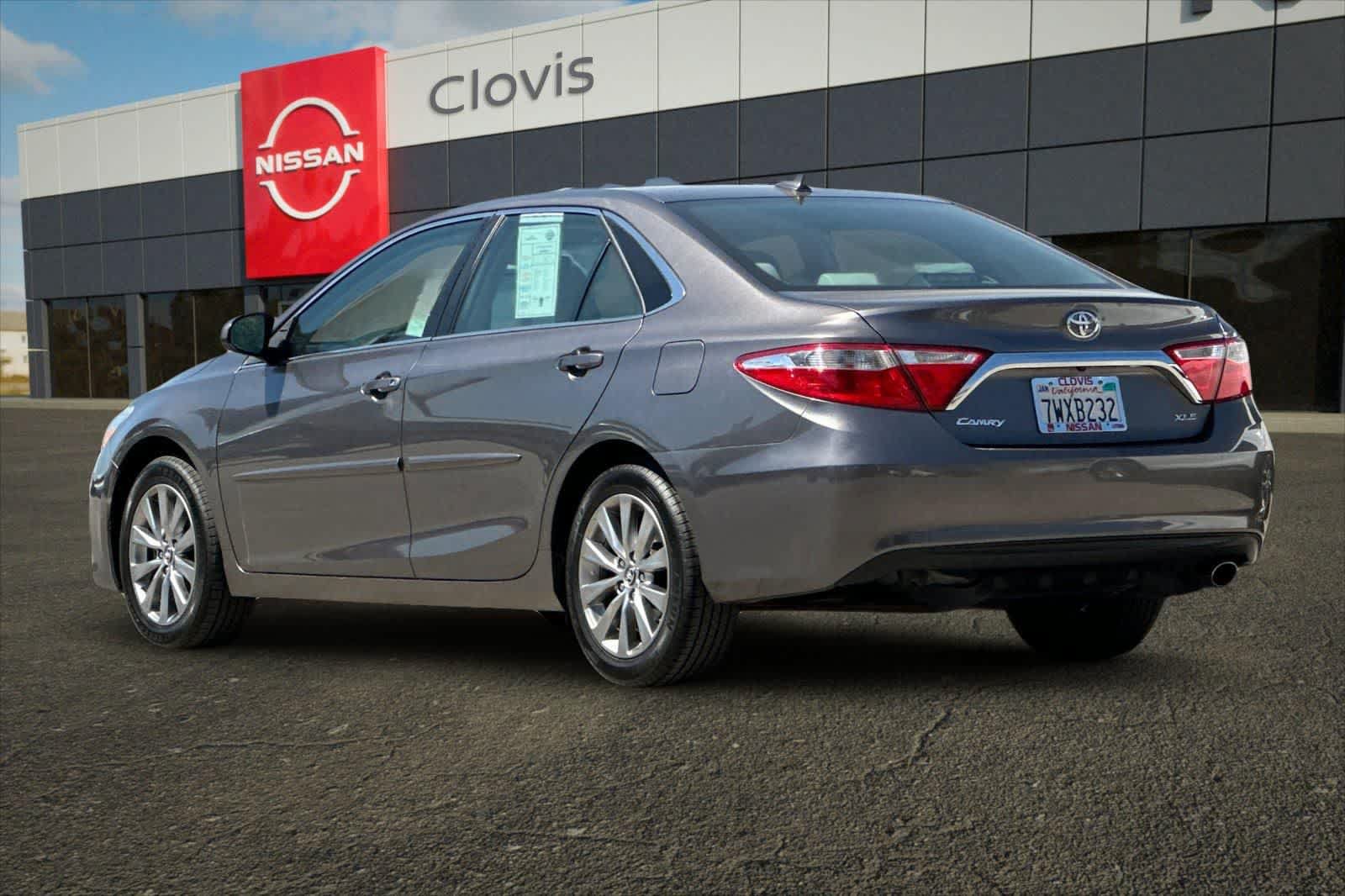 Used 2017 Toyota Camry XLE w/ Moonroof Package FWD image 7