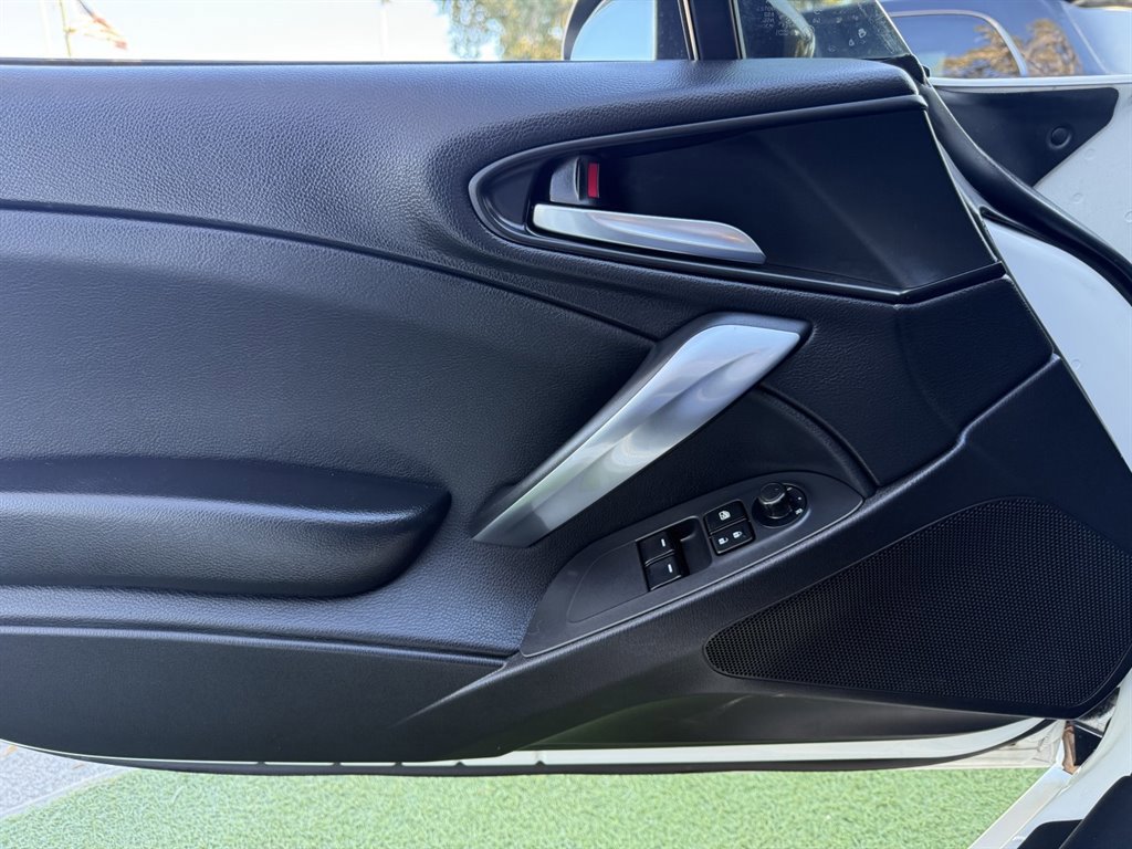 Used 2017 FIAT 124 Spider Abarth image 29