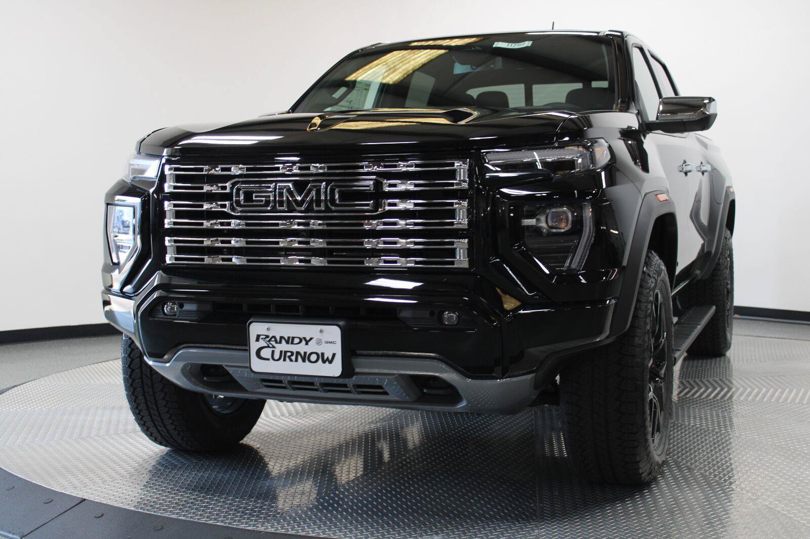 New 2026 GMC Canyon Denali w/ LPO, Denali Black Edition AWD/4WD image 3