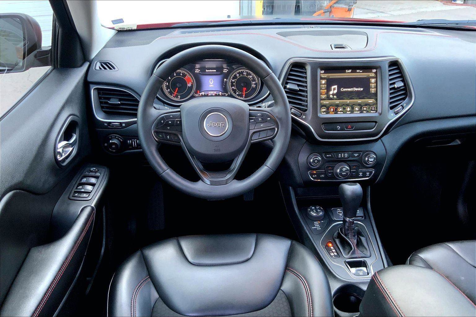 Used 2019 Jeep Cherokee Trailhawk w/ Comfort/Convenience Group AWD/4WD image 5