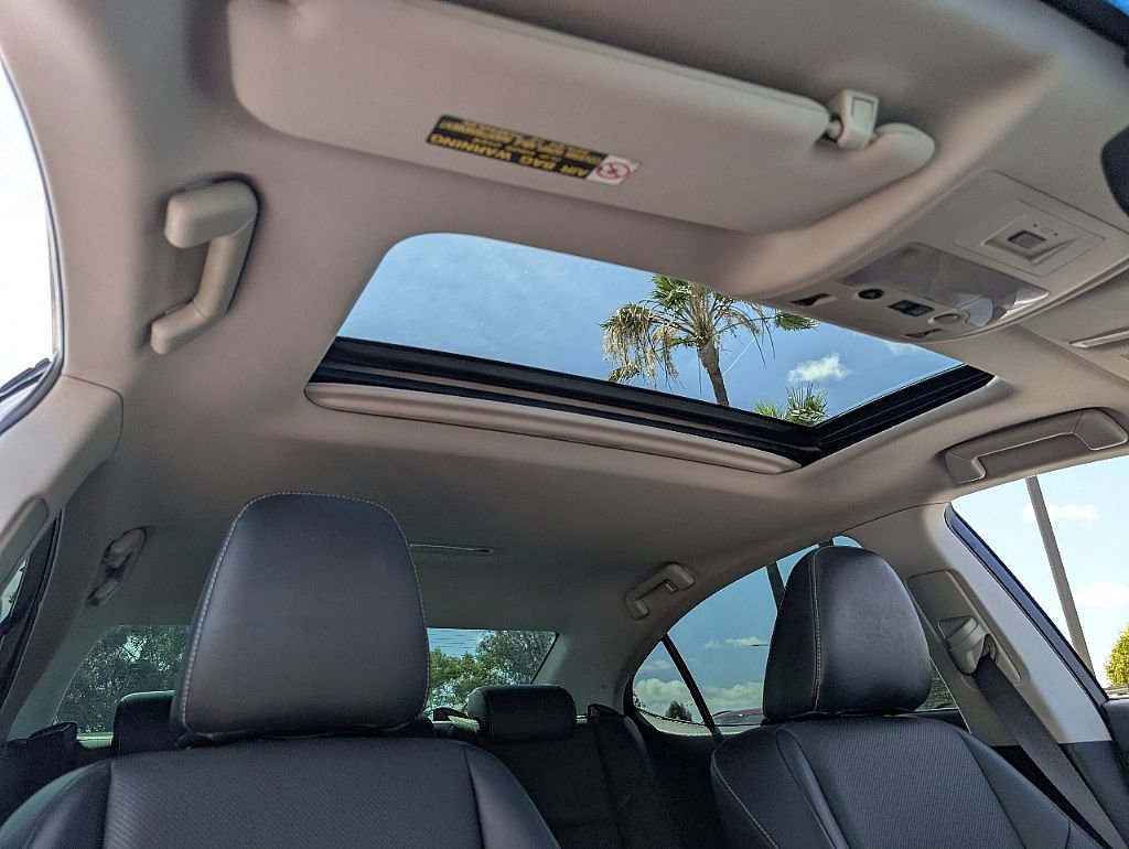 Used 2015 Lexus ES 350 w/ Premium Package image 19