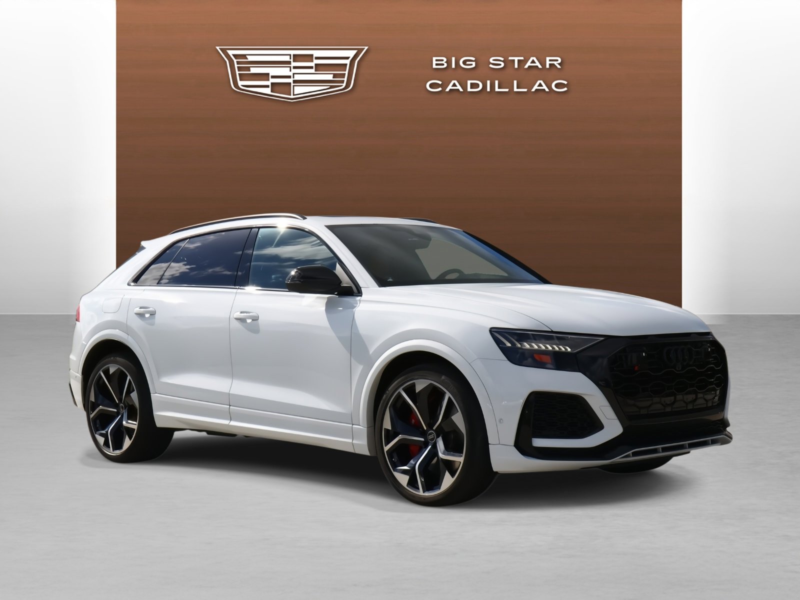 Used 2024 Audi RS Q8 w/ Black Optic Package image 7
