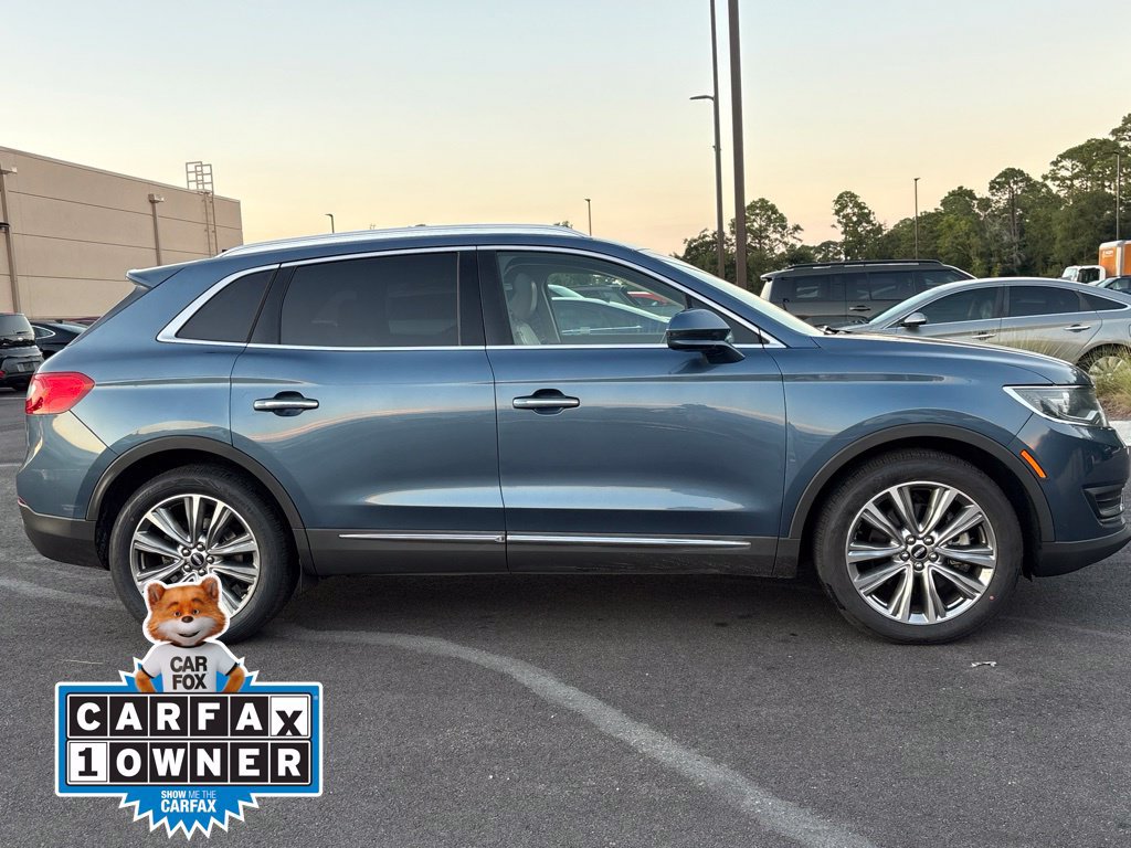 Used 2018 Lincoln MKX Reserve w/ Driver Assistance Package AWD/4WD image 2