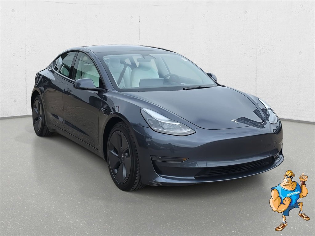 Used 2023 Tesla Model 3 Standard Range image 3