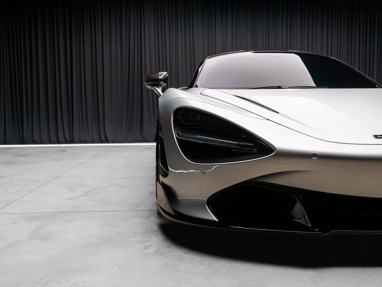 Used 2019 McLaren 720S RWD image 18
