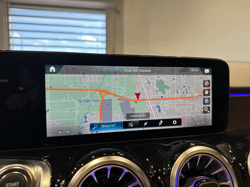 Used 2023 Mercedes-Benz EQB 300 4MATIC w/ Exclusive Package image 18