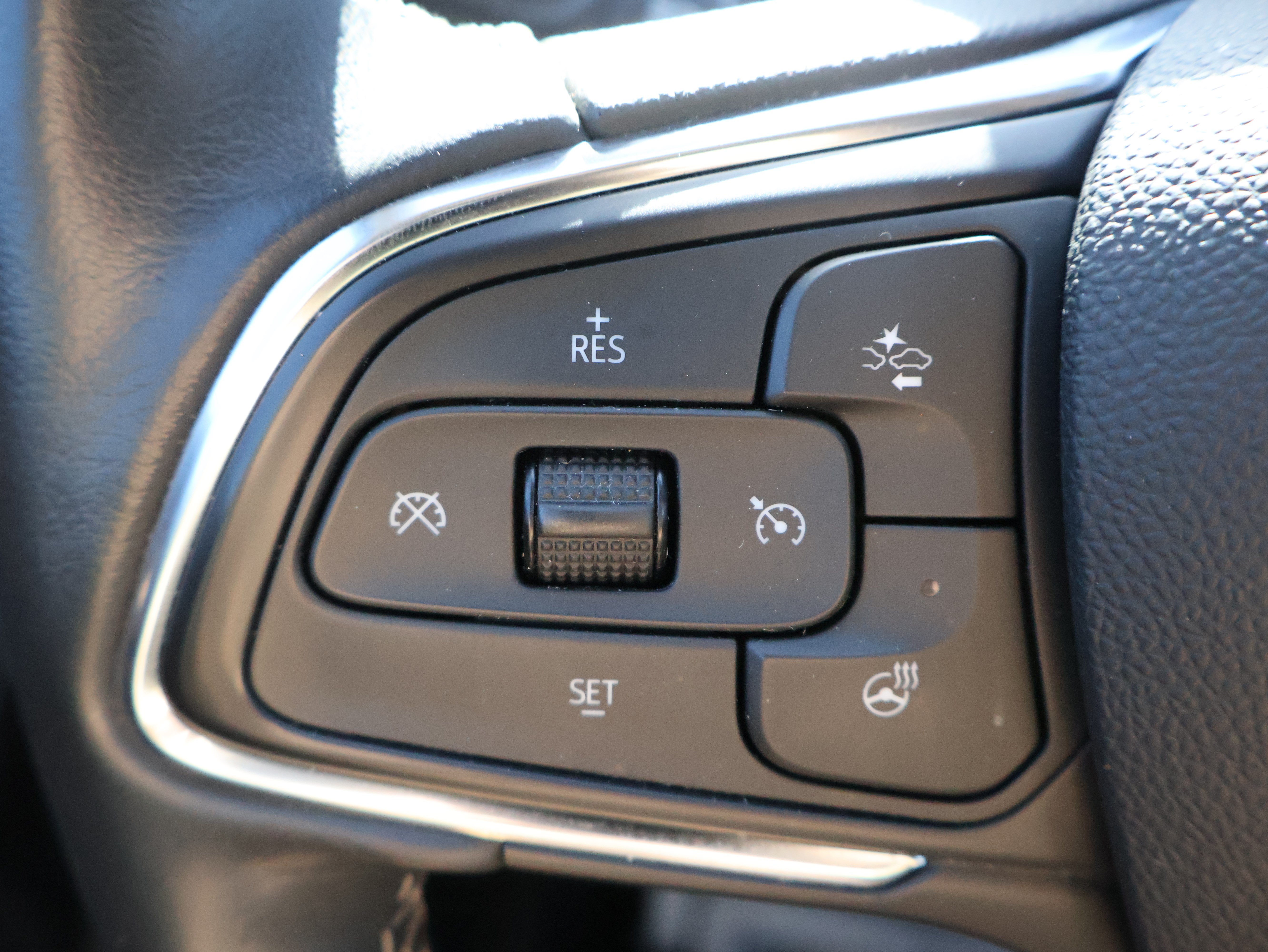 Used 2023 Buick Encore GX Essence w/ Experience Buick Package AWD/4WD image 38