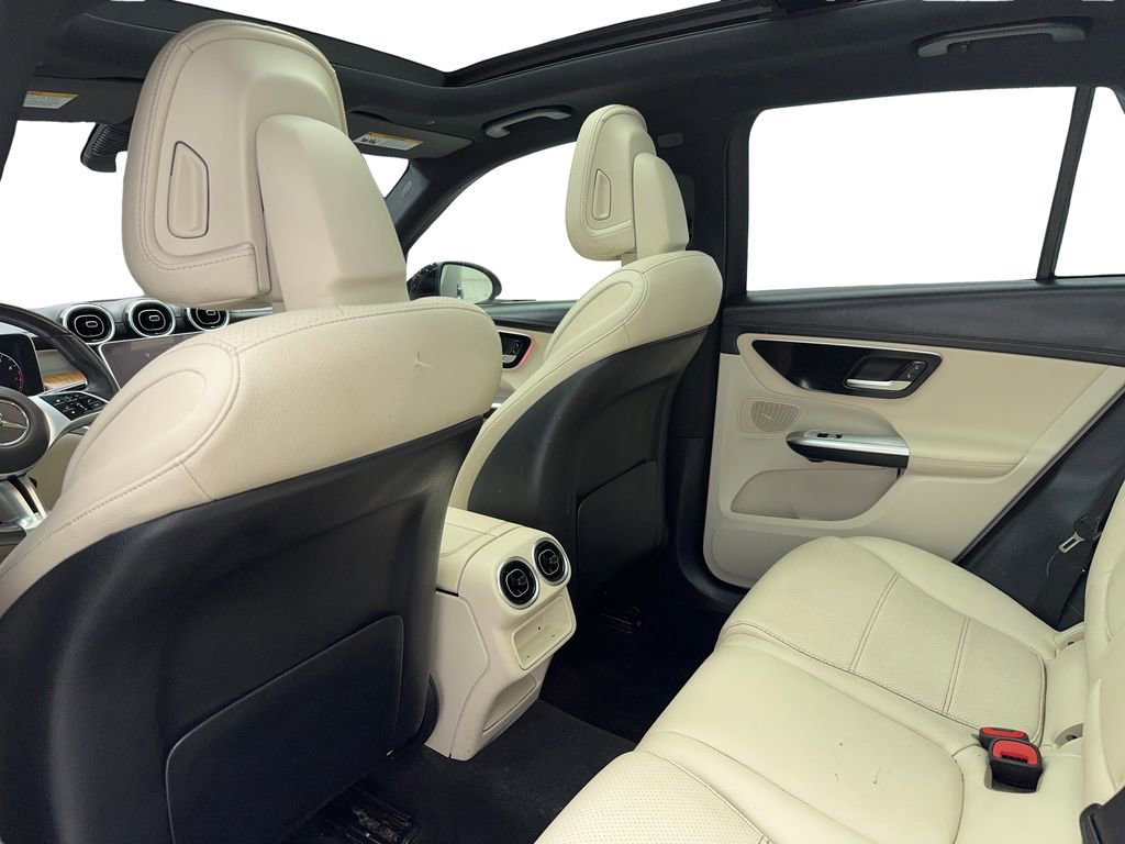 Used 2024 Mercedes-Benz GLC 300 4MATIC image 42