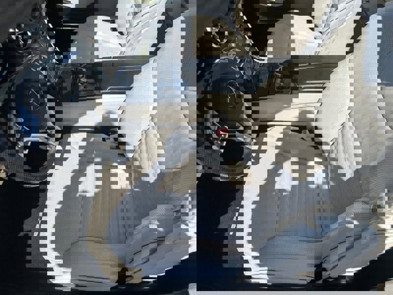 Used 2013 Mercedes-Benz SL 550 w/ Premium Pkg image 16