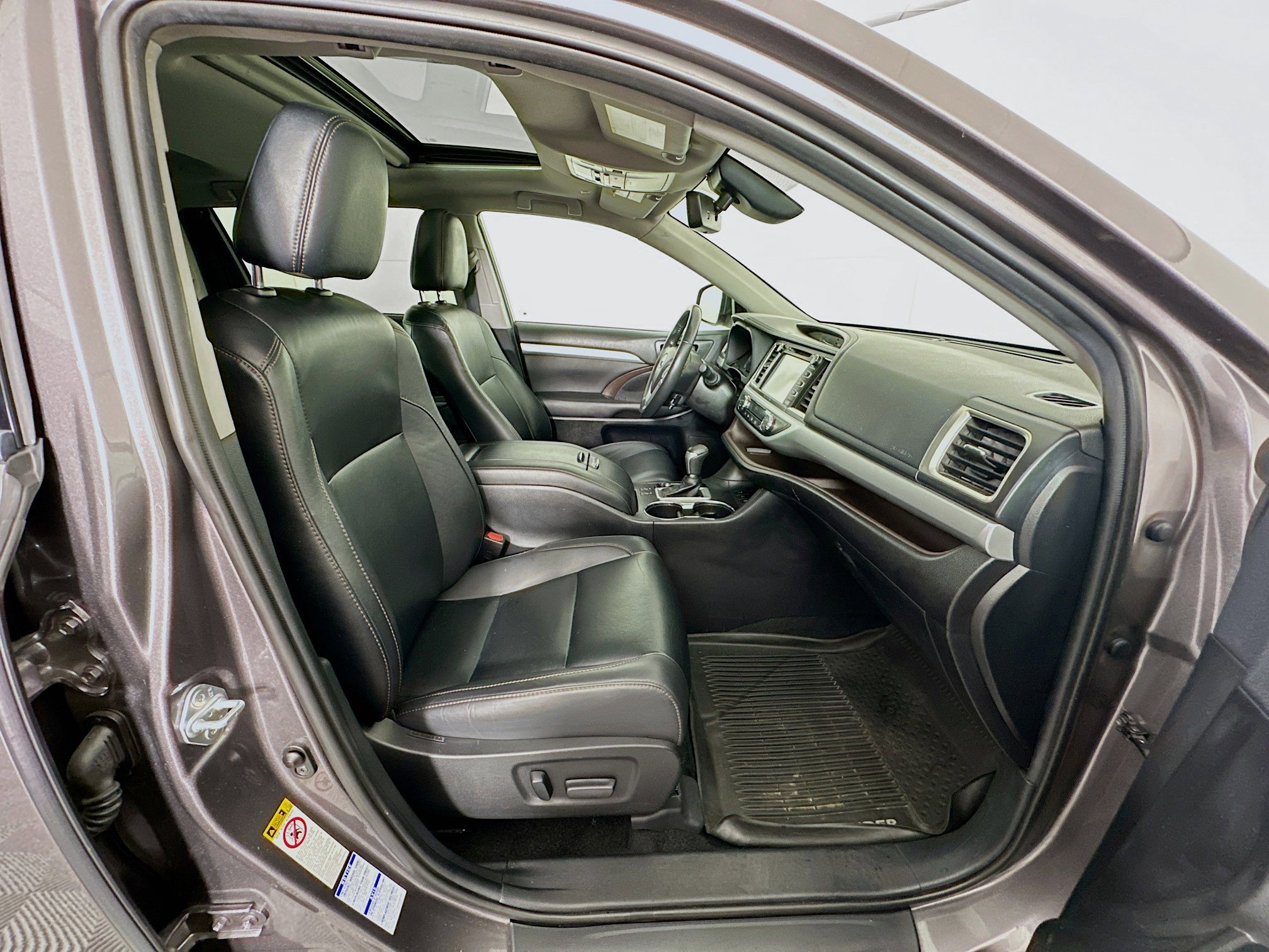 Used 2019 Toyota Highlander XLE image 34