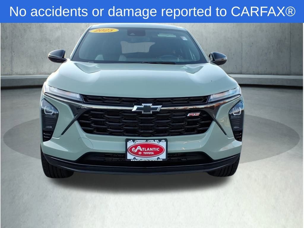 Used 2024 Chevrolet Trax RS w/ Driver Confidence Package image 2