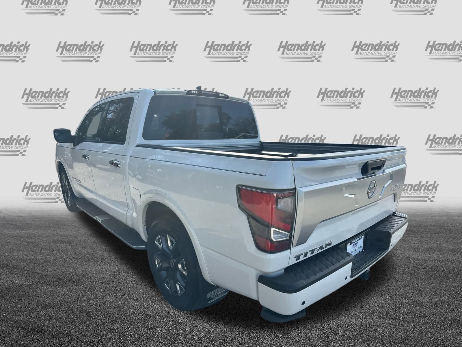 Used 2024 Nissan Titan Platinum Reserve w/ Moonroof Package image 8