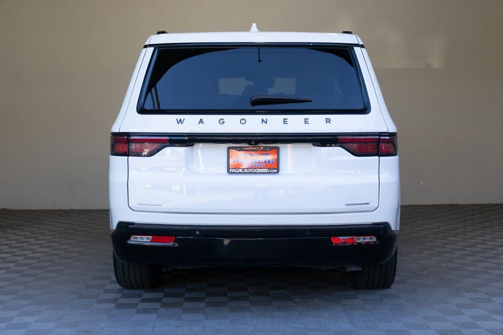 Used 2023 Jeep Wagoneer Series III w/ Rear Seat Video Group 1 AWD/4WD image 13