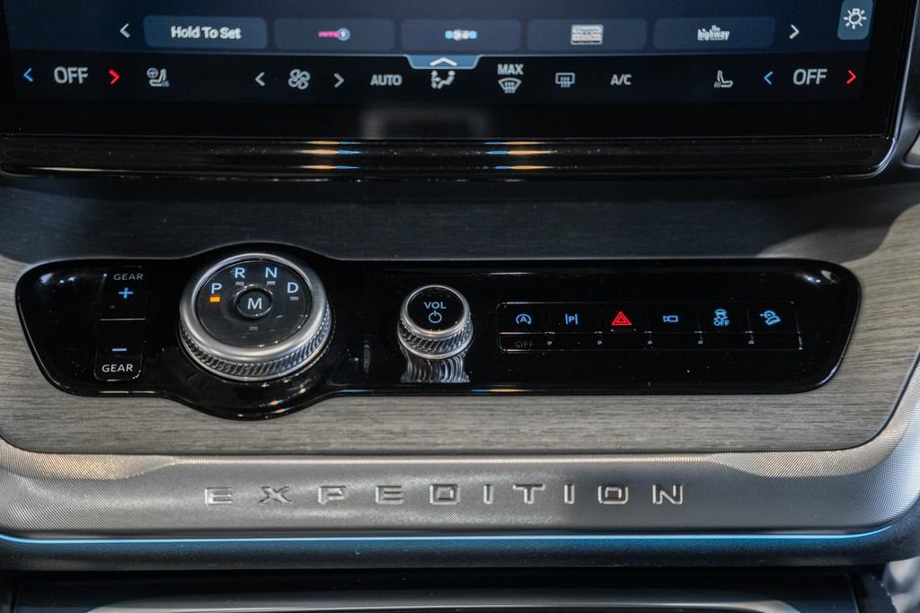 Used 2025 Ford Expedition Max Platinum image 34