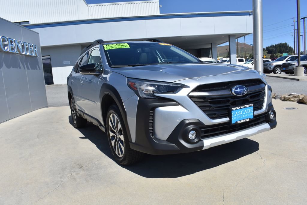 Used 2023 Subaru Outback Limited AWD/4WD image 9