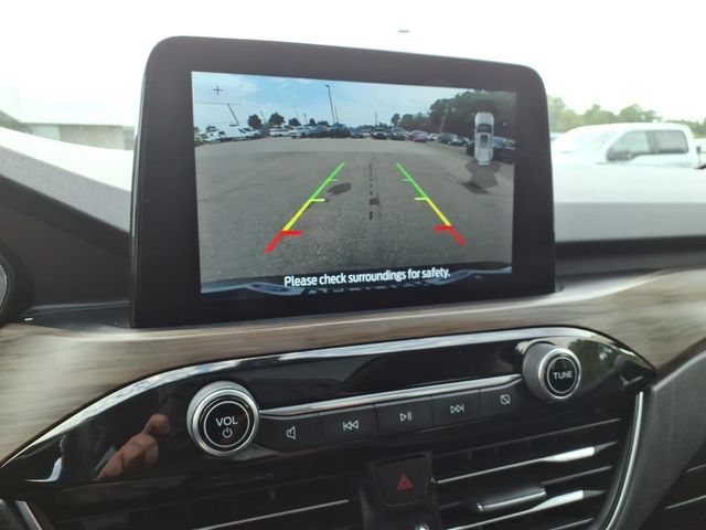 Certified 2020 Ford Escape Titanium AWD/4WD image 19