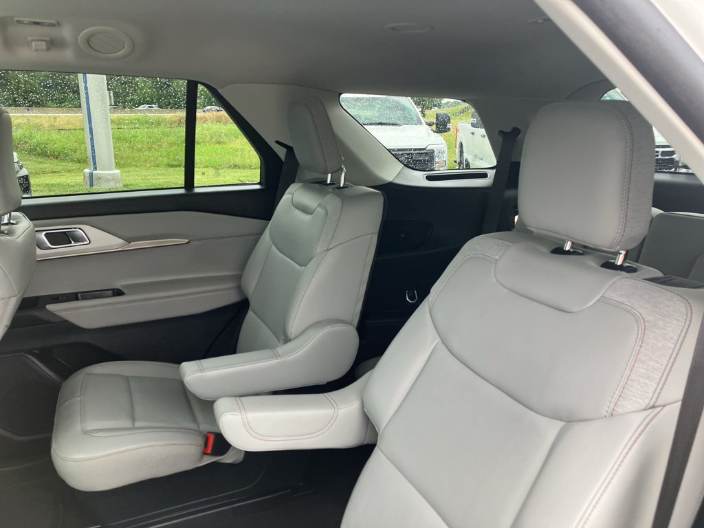 Certified 2025 Ford Explorer Active w/ Active Comfort Package RWD image 23