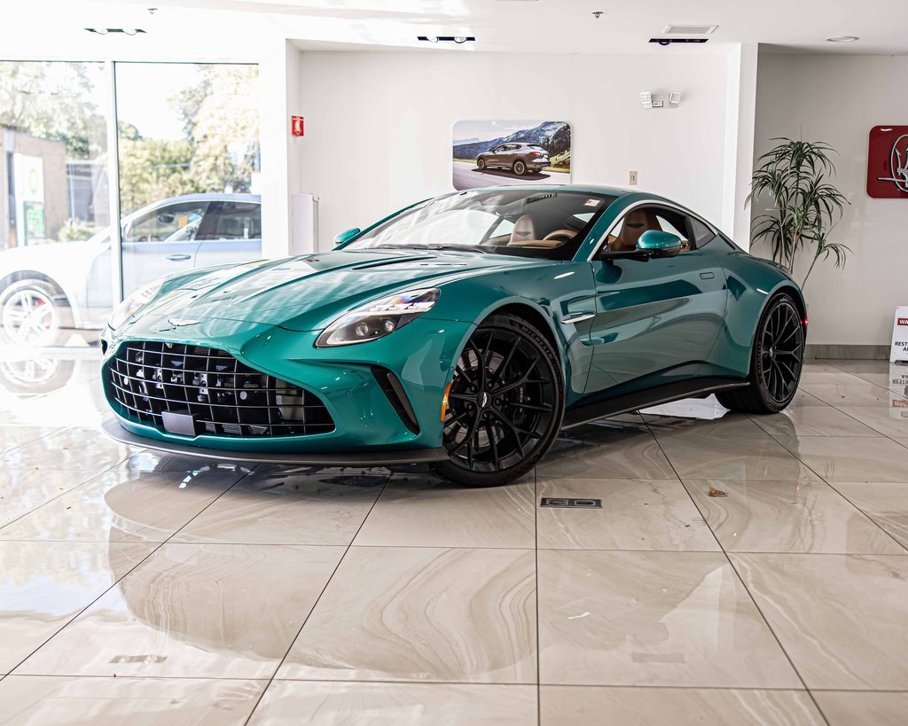 Used 2025 Aston Martin V8 Vantage Coupe video 1