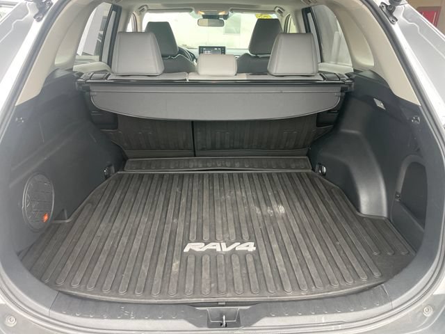Used 2021 Toyota RAV4 XLE Premium AWD/4WD image 25