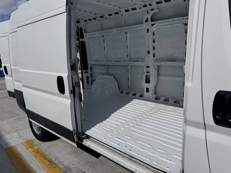Used 2017 RAM ProMaster 2500 FWD image 16