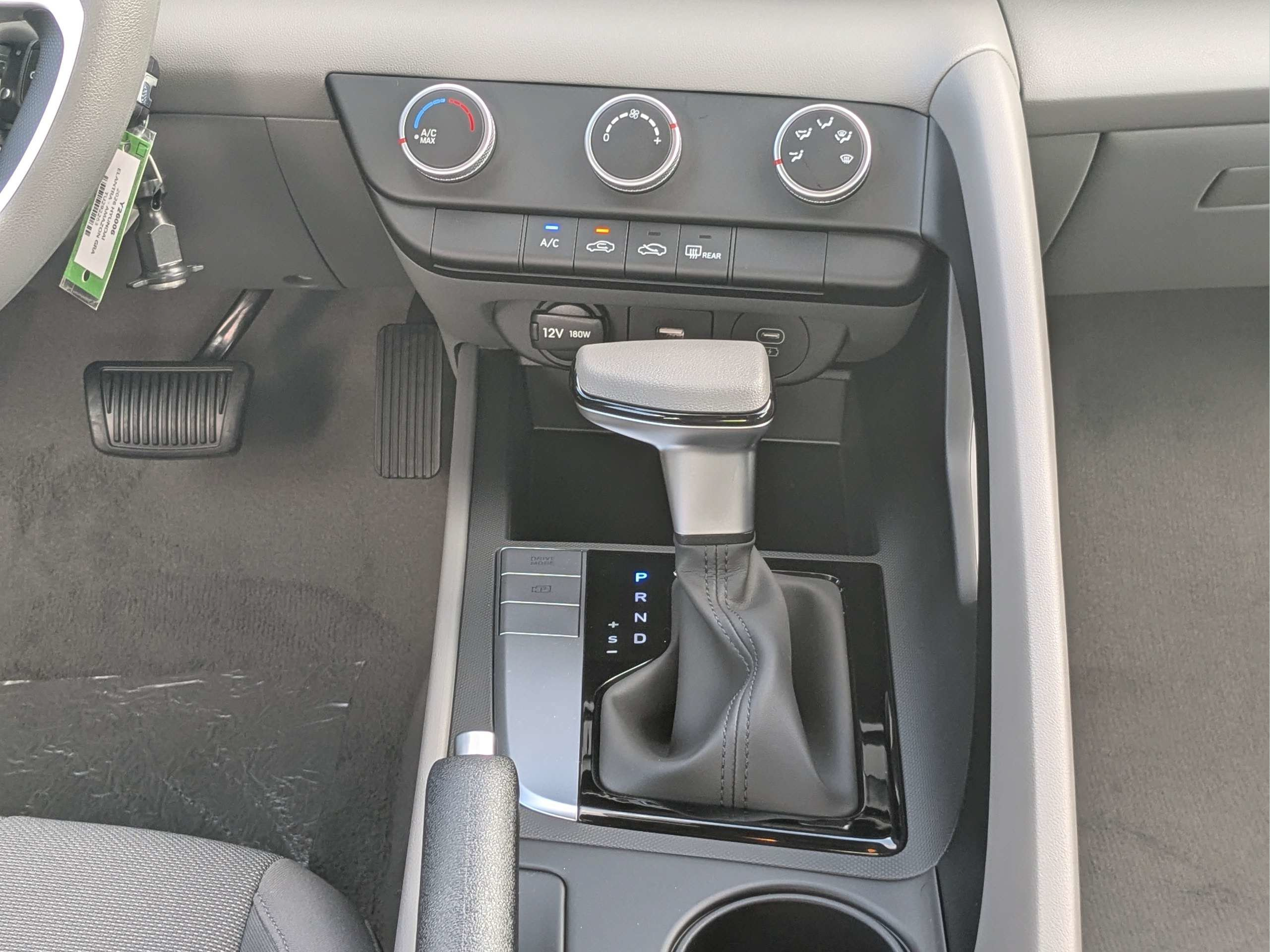 New 2026 Hyundai Elantra SE FWD image 19